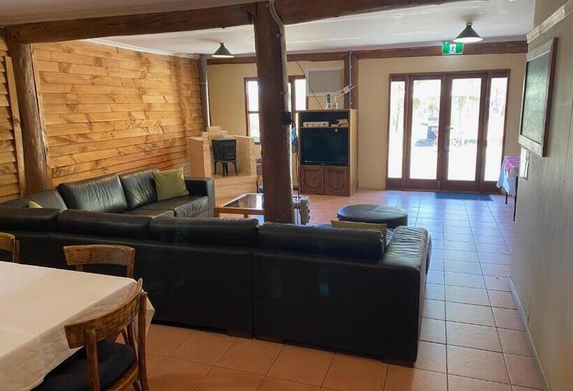 샬레, Girraween Country Inn