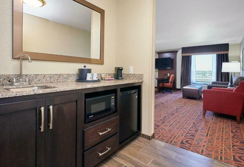 标准工作室, Hampton Inn & Suites Milwaukee/franklin