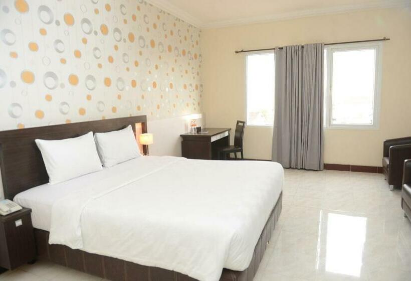 Номер Deluxe, 88 Jember By Wh