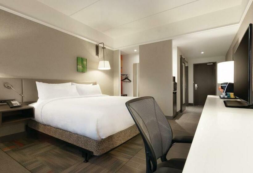 Номер Стандарт Кровать Кинг Адаптированный для Инвалидов, Hilton Garden Inn Calgary Downtown