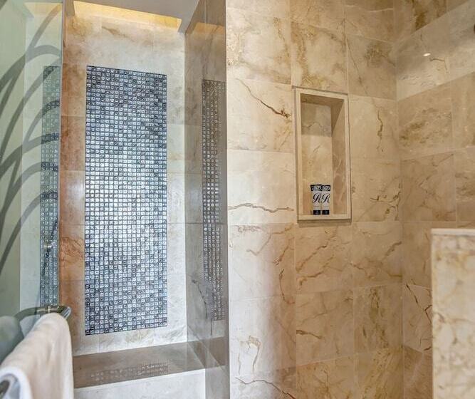 سوییت جونیور لوکس, Royalton Blue Waters Montego Bay, An Autograph Collection All Inclusive Resort