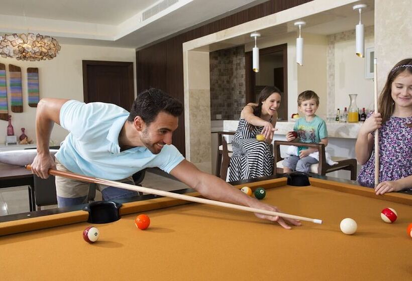 سوئیت دلوکس 2 خوابه, Royalton Blue Waters Montego Bay, An Autograph Collection All Inclusive Resort