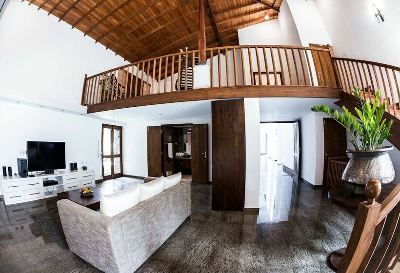 Люкс Повышенной Комфортности, Villa White Queen