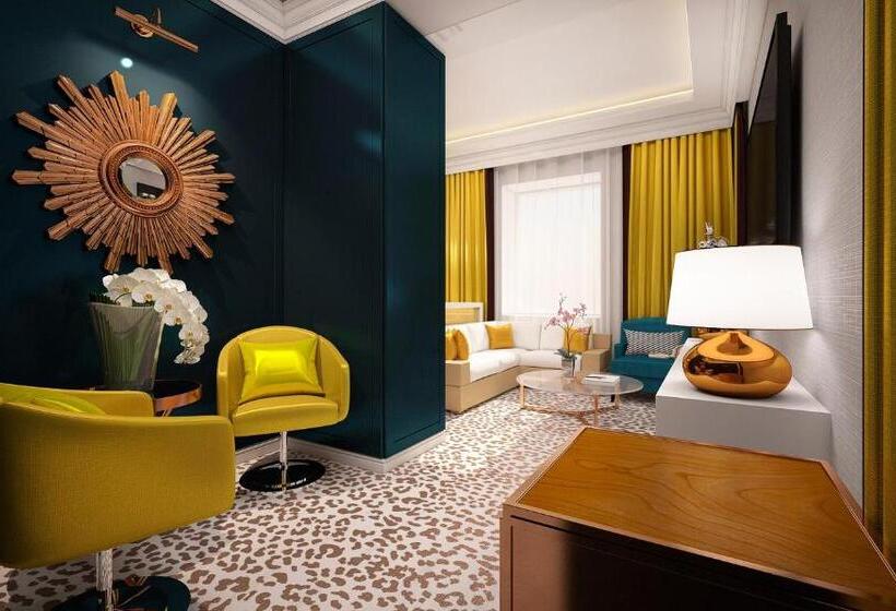 سوییت, Mirax Sapphire Boutique