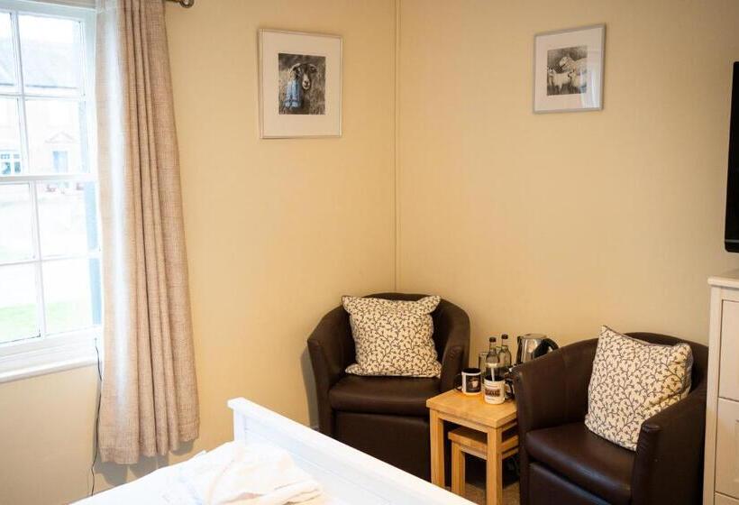 اتاق استاندارد با سرویس بهداشتی مشترک, The Shepherds Inn