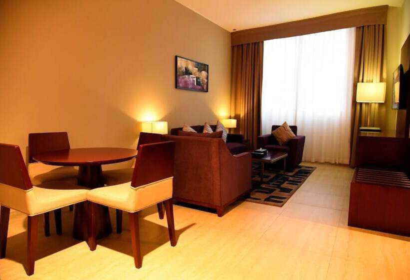 Люкс Семейный 2 Спальни, V Hotel Fujairah