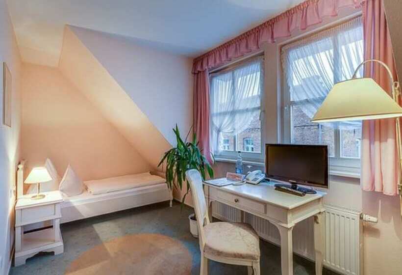 Номер Стандарт Индивидуальный, Zur Burg Gmbh