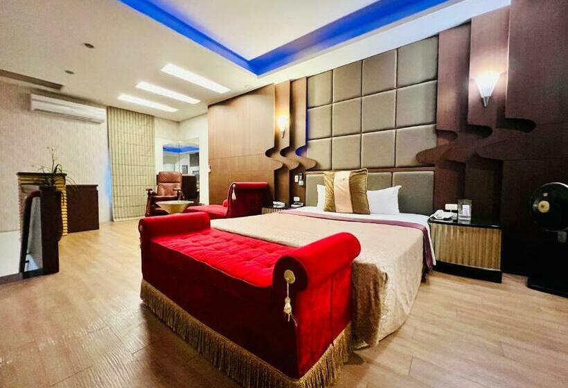 اتاق سوپریور, Motel Fabulous