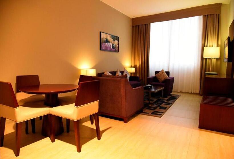 Полулюкс Вид на Горы, V Hotel Fujairah
