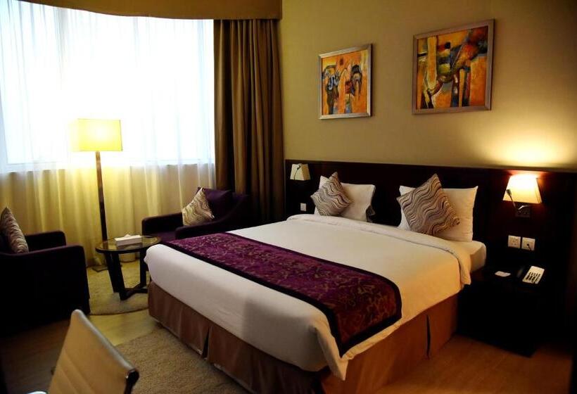 Люкс Семейный 2 Спальни, V Hotel Fujairah