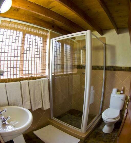 اتاق لوکس چهار تخته, Grand Kruger Lodge And Spa