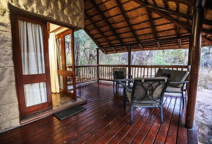 اتاق لوکس چهار تخته, Grand Kruger Lodge And Spa