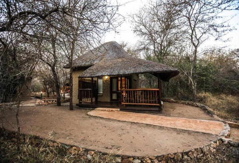 اتاق لوکس چهار تخته, Grand Kruger Lodge And Spa