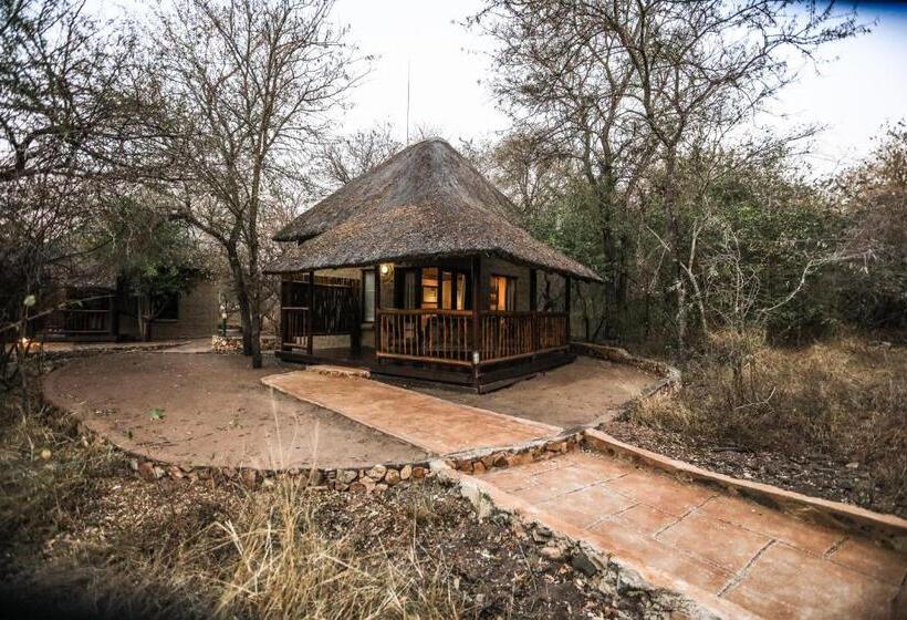 اتاق لوکس چهار تخته, Grand Kruger Lodge And Spa