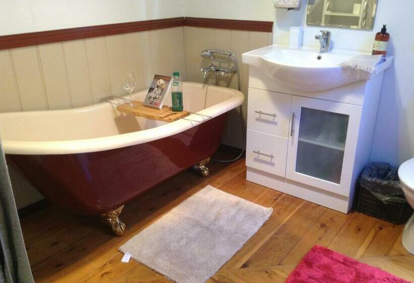 스위트, Must Love Dogs B&b & Self Contained Cottage