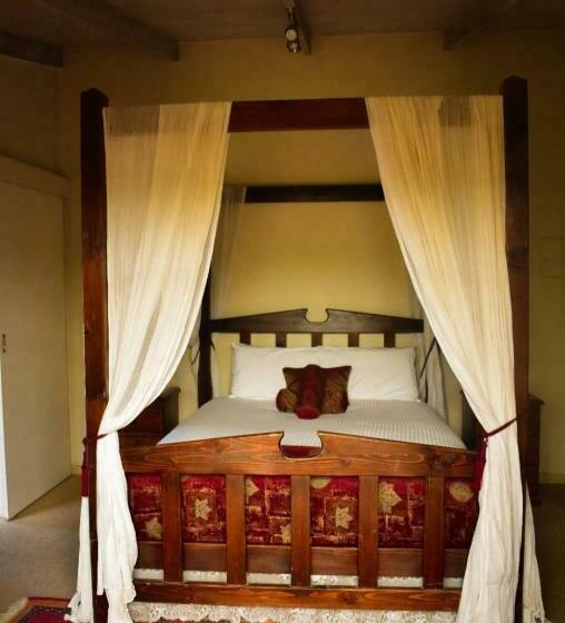 샬레, Clarendon Chalets