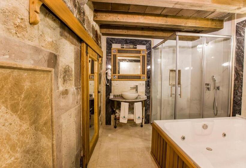 سوئیت راحتی, Imperial Cave Suites & Spa