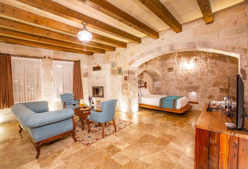 سوئیت با تخت بزرگ, Imperial Cave Suites & Spa