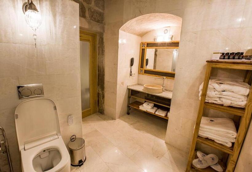 سوئیت با تخت بزرگ, Imperial Cave Suites & Spa