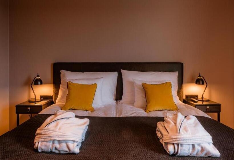 Quarto Deluxe, Clarion Hotel Aviapolis