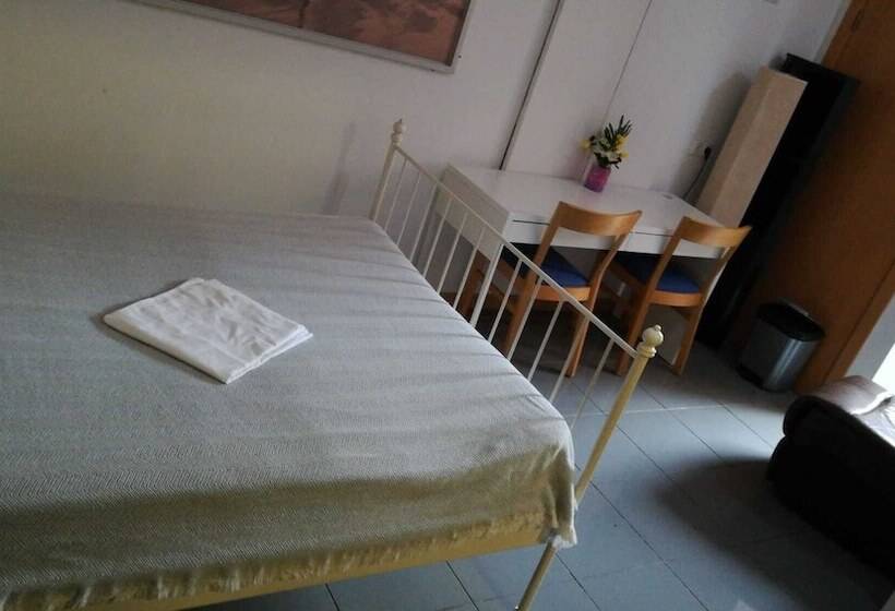 Номер Basic, Galaxy Star Hostel Barcelona