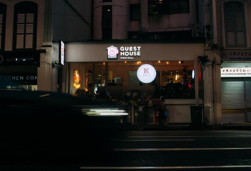 تختخواب در اتاق مشترک, K2 Guesthouse Central