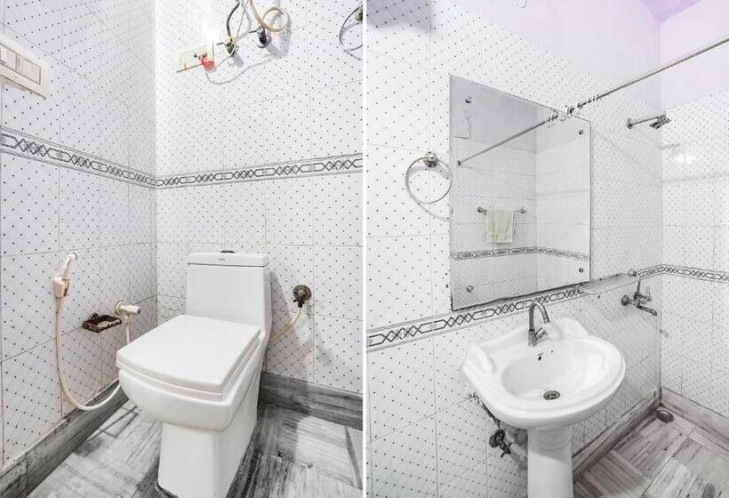 Quarto Deluxe, Fabexpress Ivy Inn Sector 35