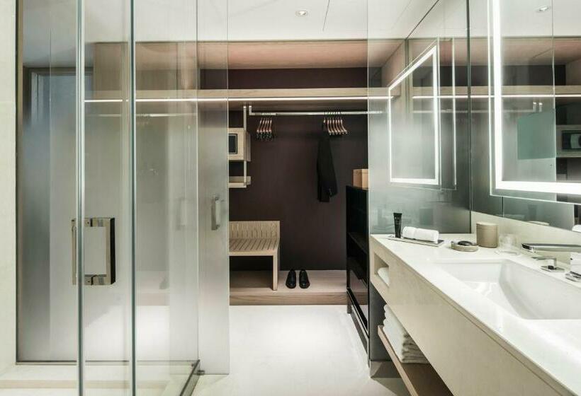 Номер Deluxe Кровать Кинг, Four Seasons Hotel Dubai International Financial Centre