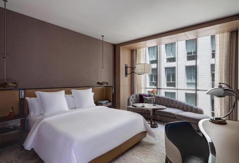 Номер Deluxe Кровать Кинг, Four Seasons Hotel Dubai International Financial Centre