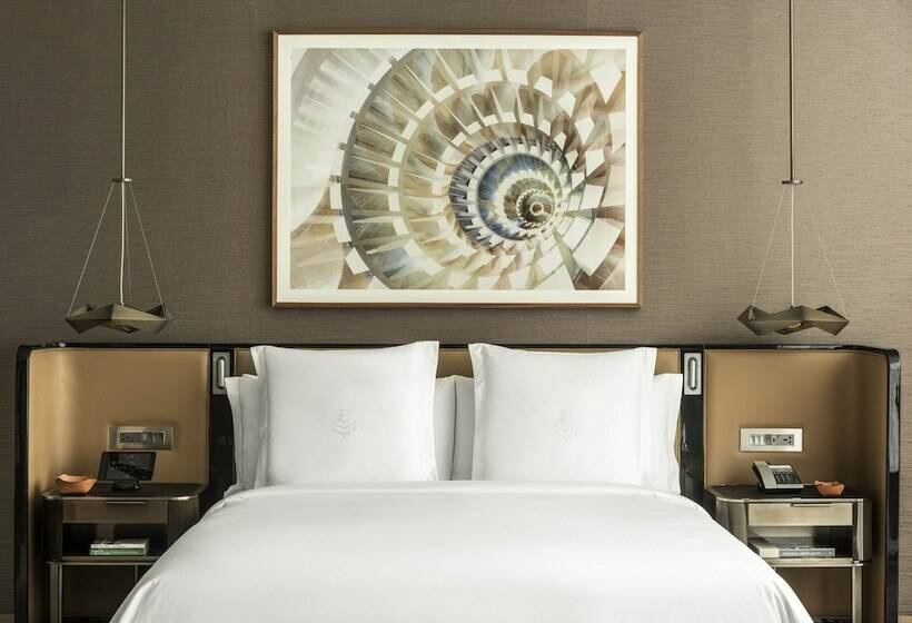 Номер Deluxe, Four Seasons Hotel Dubai International Financial Centre