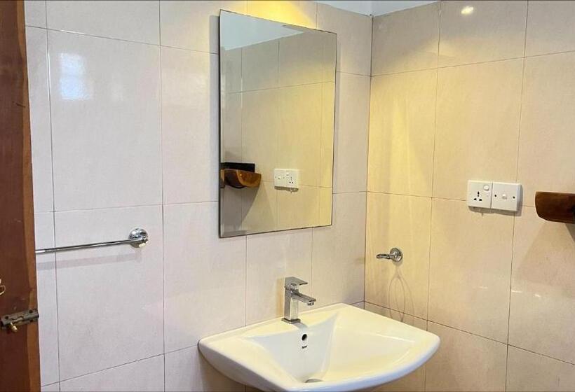 Номер Стандарт Трехместный, Shell Resort