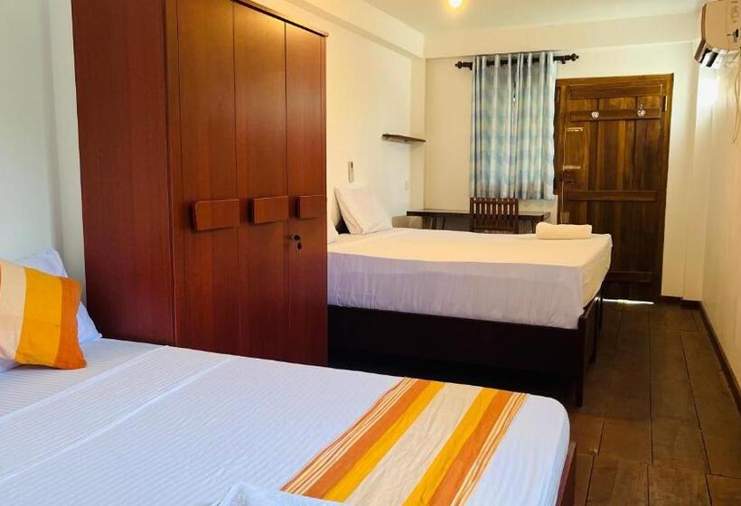 Трехместный Номер Стандарт с Видом, Shell Resort