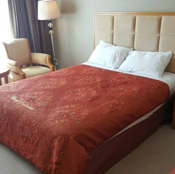 스탠다드 스튜디오, Albany Rosedale Motel