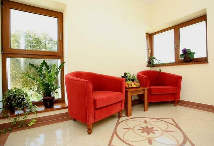 اتاق استاندارد سه نفره, Amberia