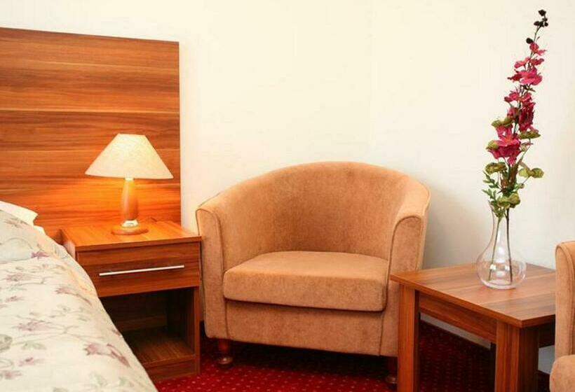 اتاق استاندارد سه نفره, Amberia