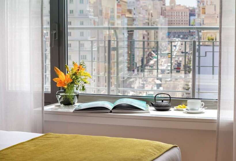 سوییت جونیور, Barcelo Torre De Madrid
