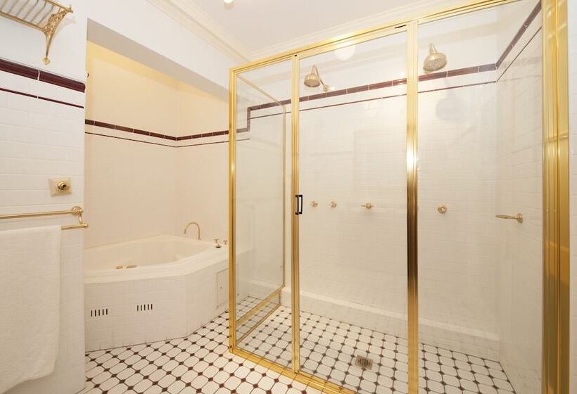 行政房间, Cobb & Co Court Boutique