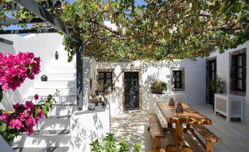سوییت, Firalia, Casa In Rock Suites