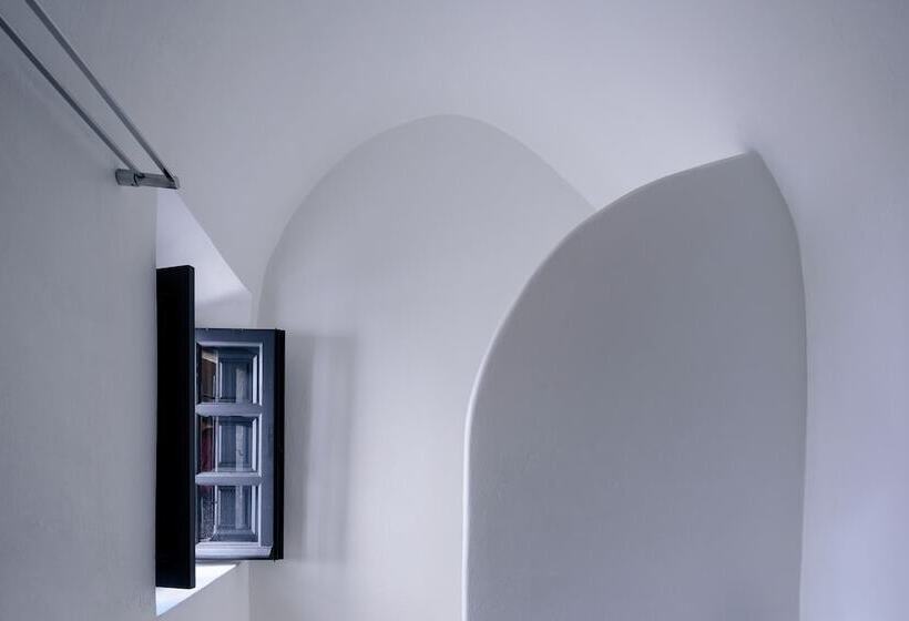 سوییت, Firalia, Casa In Rock Suites