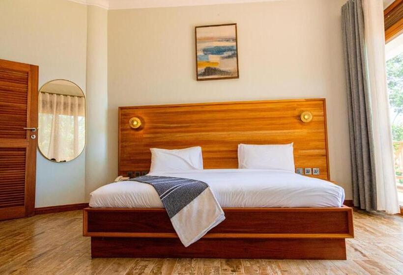 سوییت اجرایی, Sundiata Beach Resort