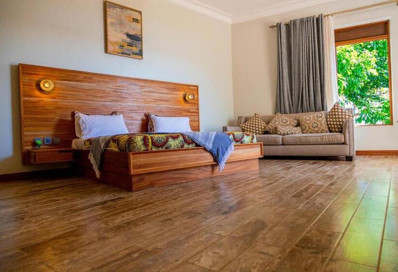 اتاق اجرایی سه نفره, Sundiata Beach Resort