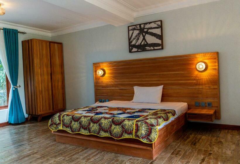 اتاق اجرایی سه نفره, Sundiata Beach Resort