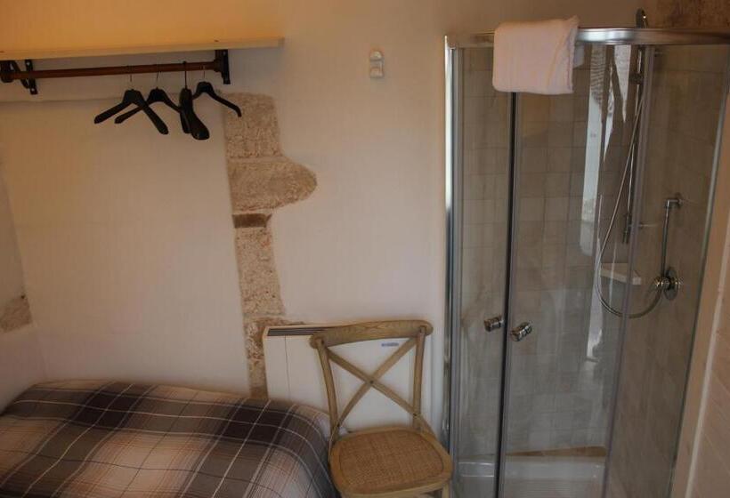 חדר אקונומי יחיד, Tipico Resort