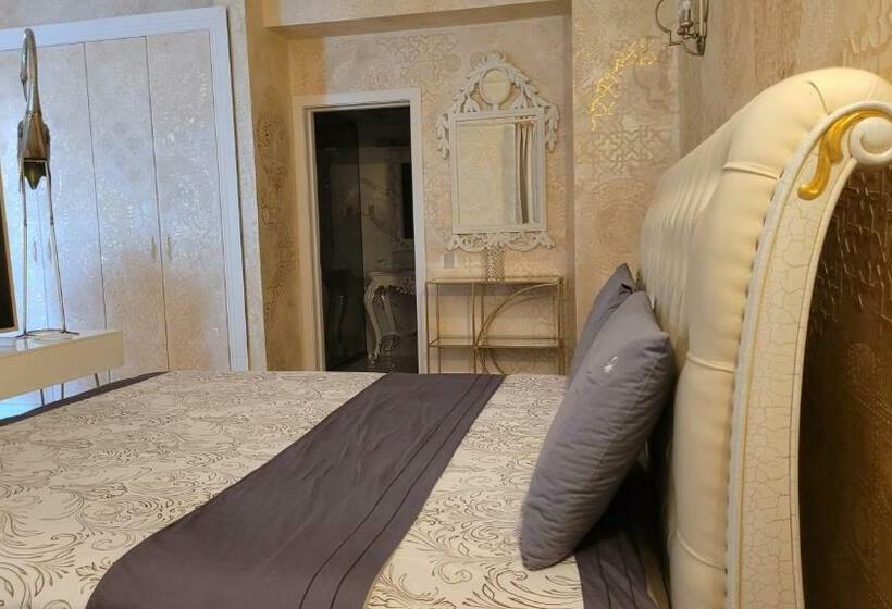 Deluxe Suite King Bed, Terrace Suites Iasi