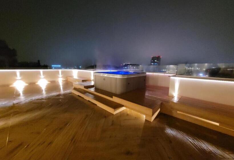 سوئیت با تخت بزرگ, Terrace Suites Iasi