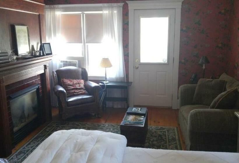 Номер Стандарт с Балконом, Harpswell Inn