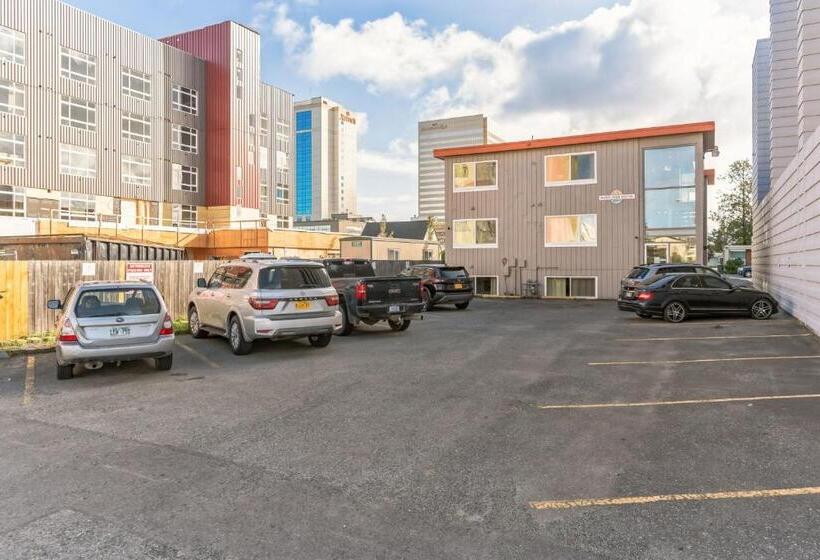 Номер Deluxe, Highliner Hotel   Queen Suites