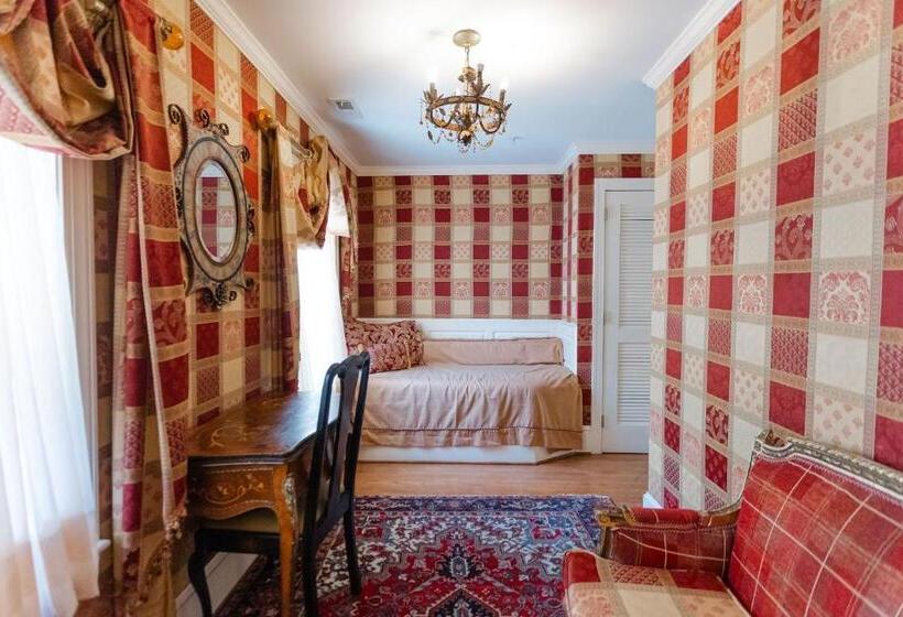 スイート, 1840s Carrollton Inn