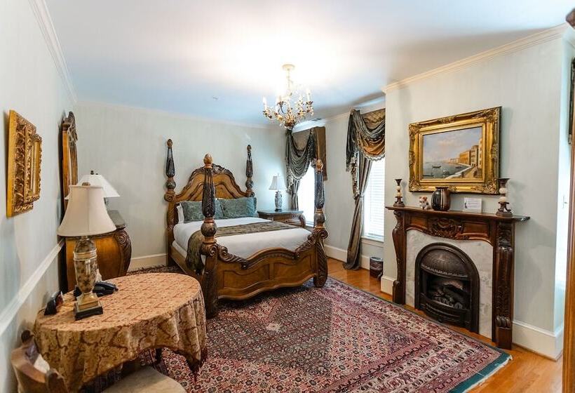 スタンダードルーム, 1840s Carrollton Inn