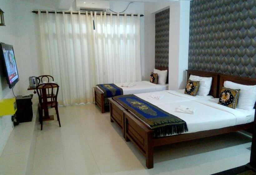 اتاق استاندارد سه نفره, Kandy Supreme